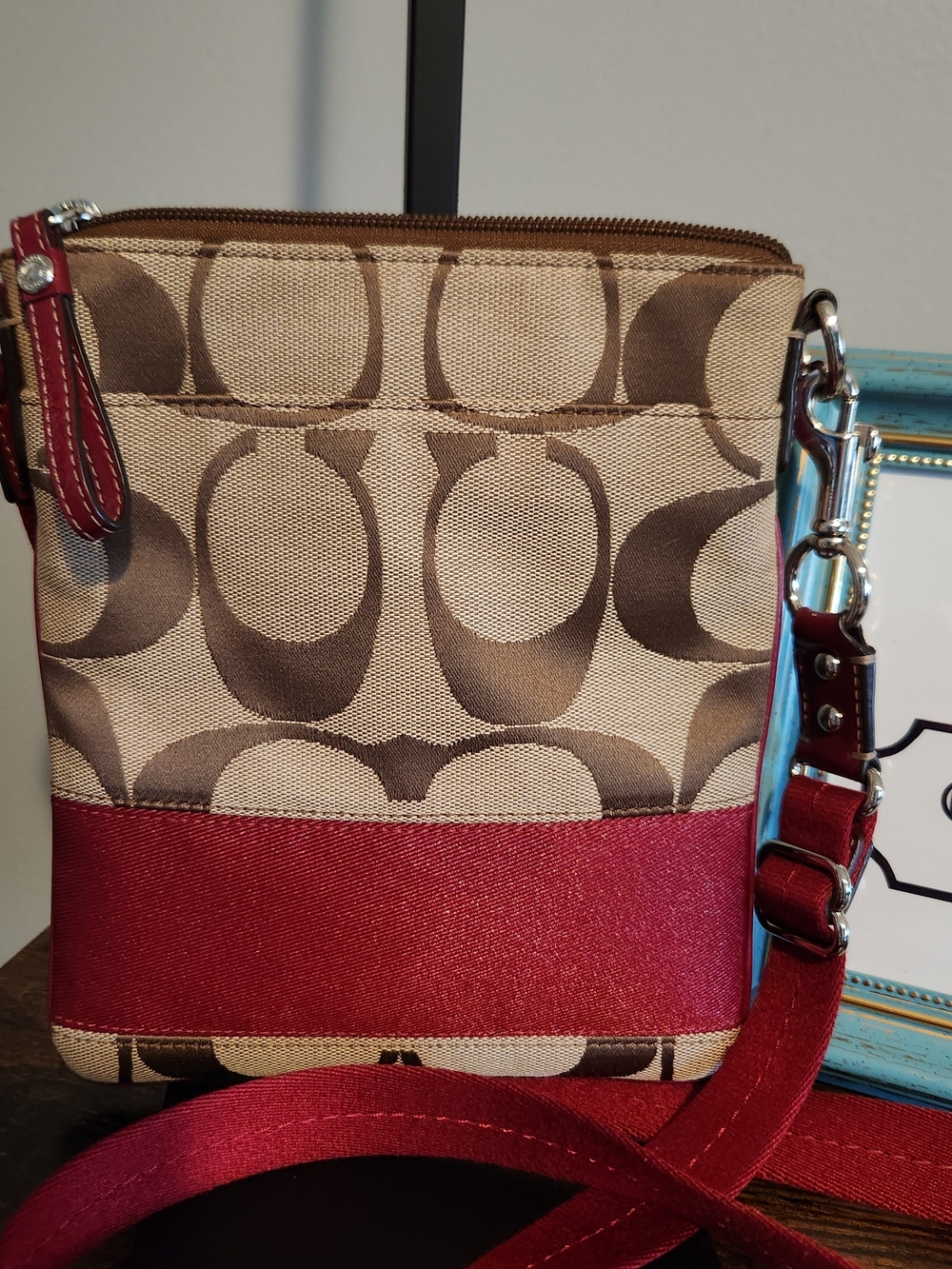 Coach Khaki Red Signature Canvas Swingpack Crossbody Bag. EUC - Picture 6 of 12
